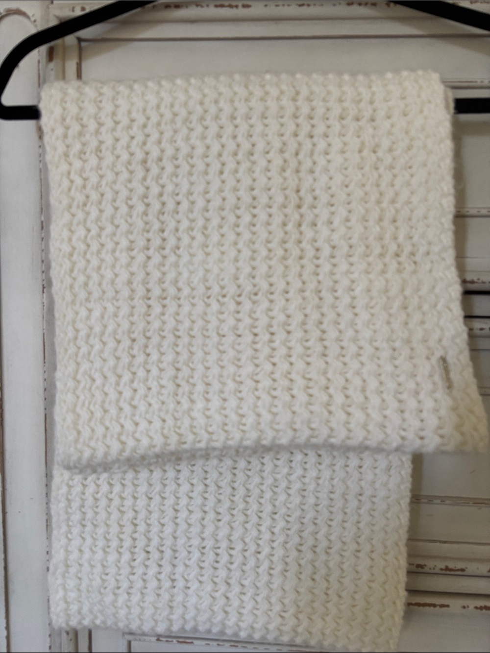Calvin Klein Cream Ivory Chunky Knit infinity Scarf